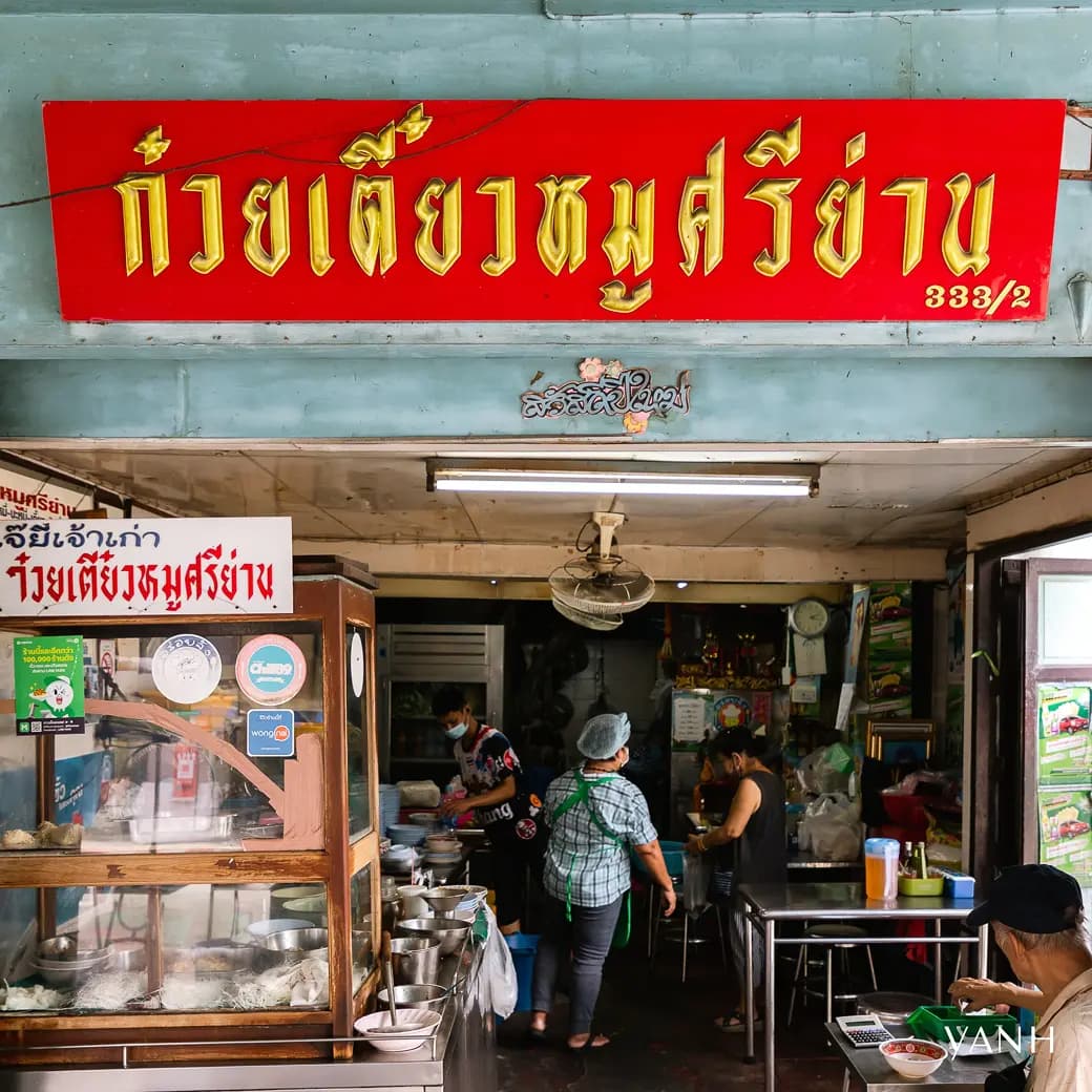 Hidden gems of Ratchawat — what to eat and where to wander