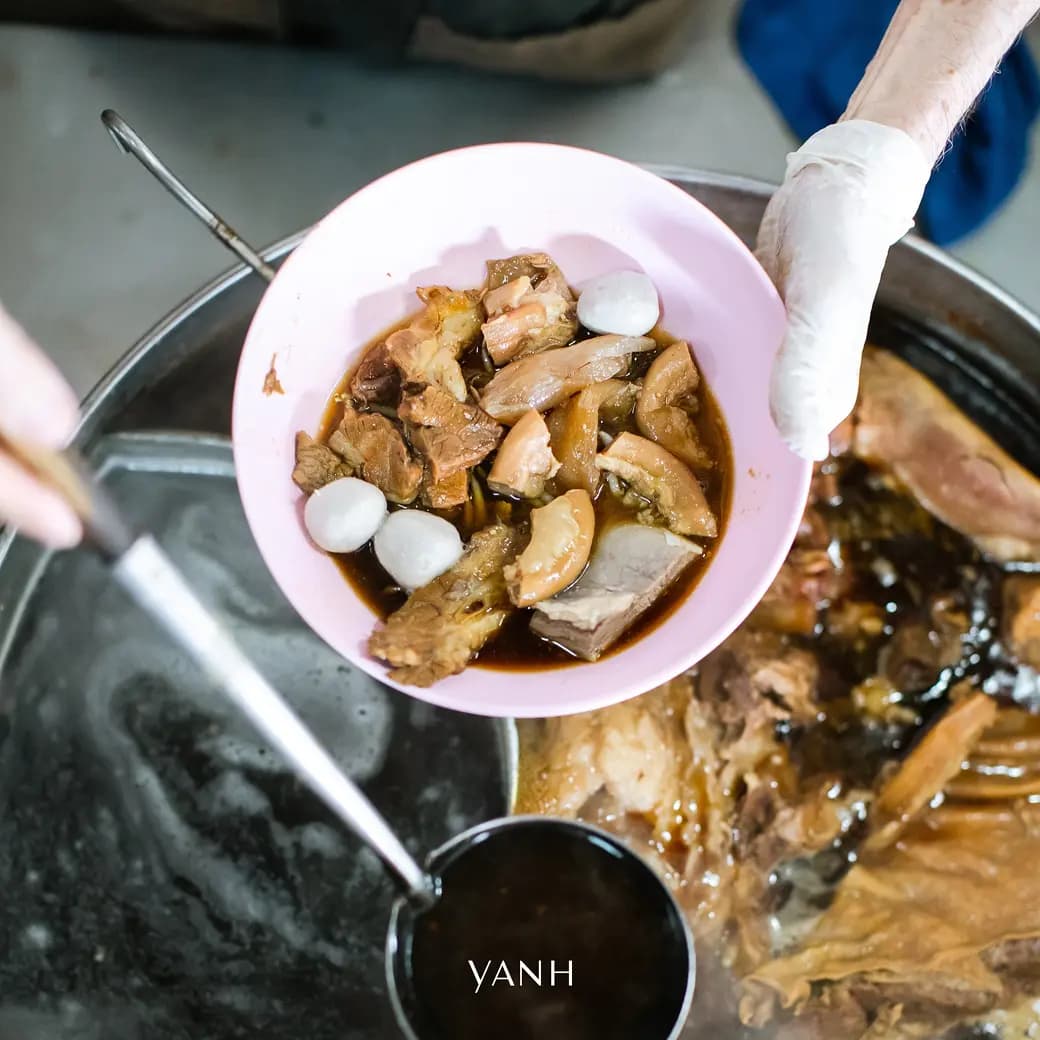 Old town stroll: cozy cafés and timeless shophouses around YANH